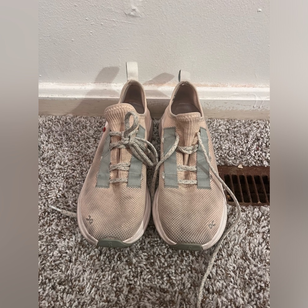 OnCloud CloudEasy Sneakers Size 9 Fawn